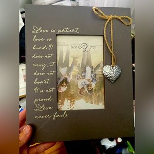 Love is patient 6x4 frame brown never used